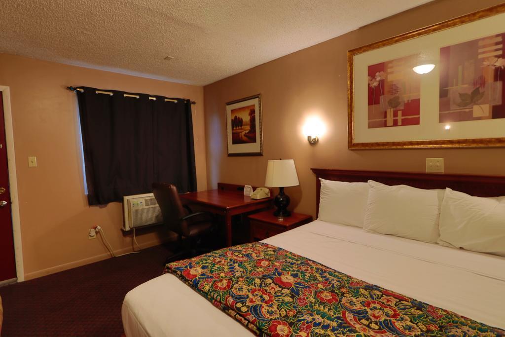 Red Carpet Inn Berlin Exterior photo